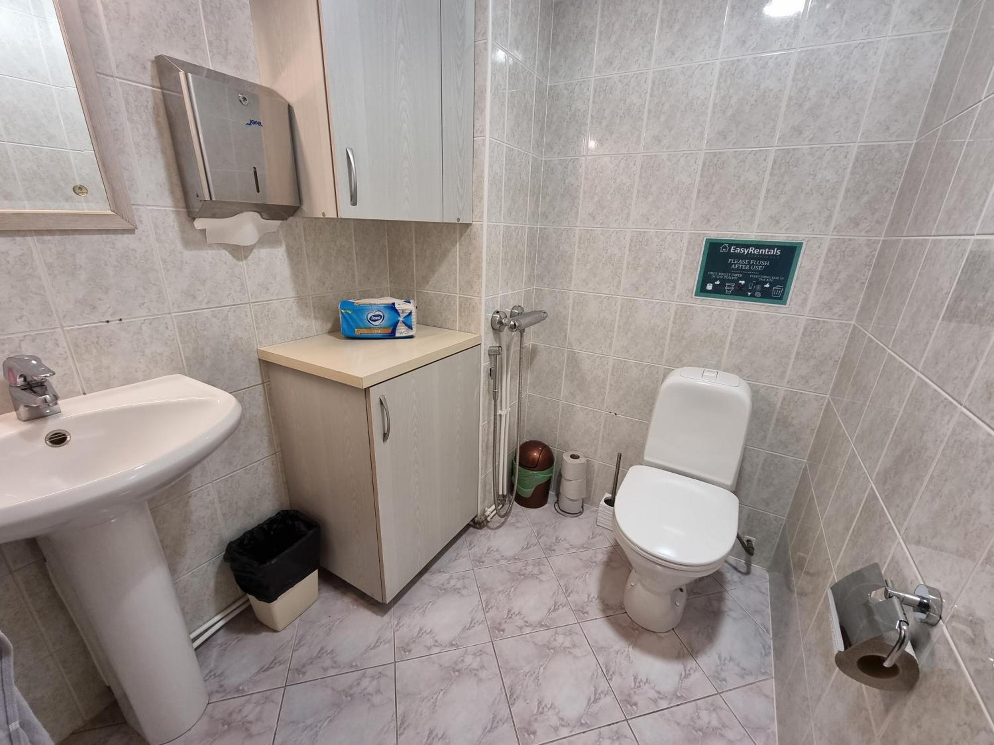 Room Near City Center Harbour Таллин Экстерьер фото